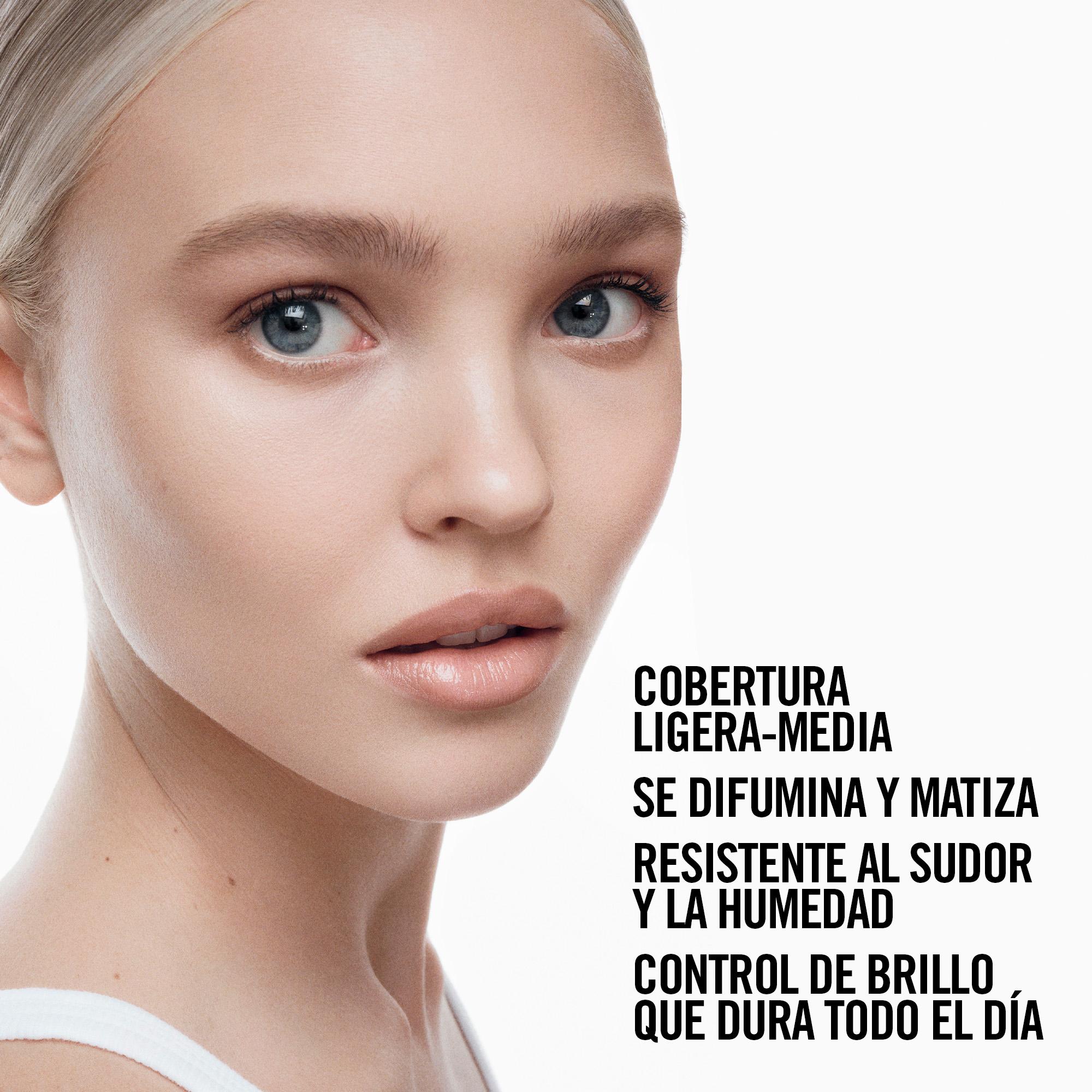 SURREALSKIN® NATURAL FINISH FOUNDATION (BASE DE LARGA DURACIÓN CON ACABADO NATURAL)